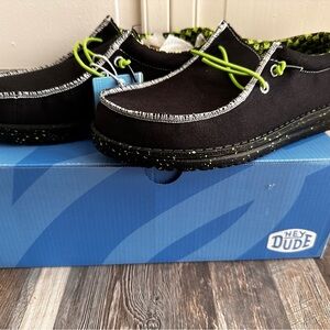 Hey Dude Wally Youth Batik Geo Shoes NWT Y5 EU 37
